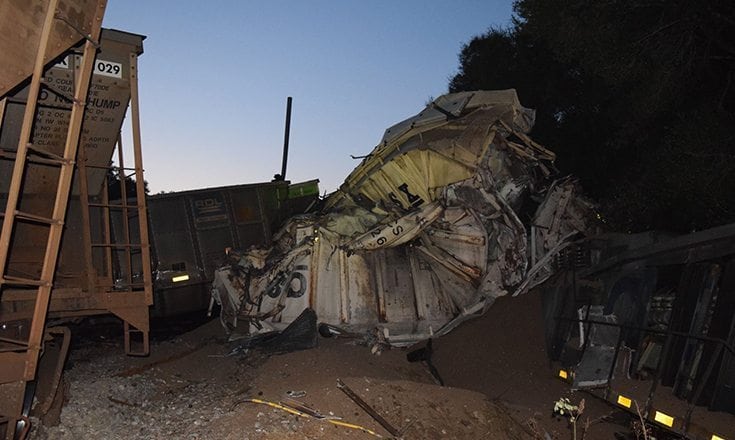 Trains collide in Citra